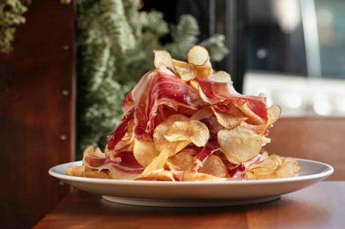 Paleta Iberico con Chips Ernestos NYC